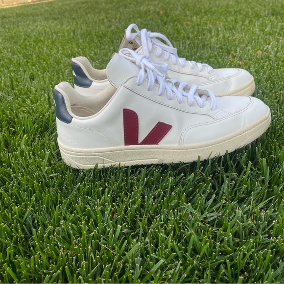 VEJA / V-12 Low Top Sneaker Extra-White/Marsala/Nautico Men's / Size 10 - Picture 3 of 12